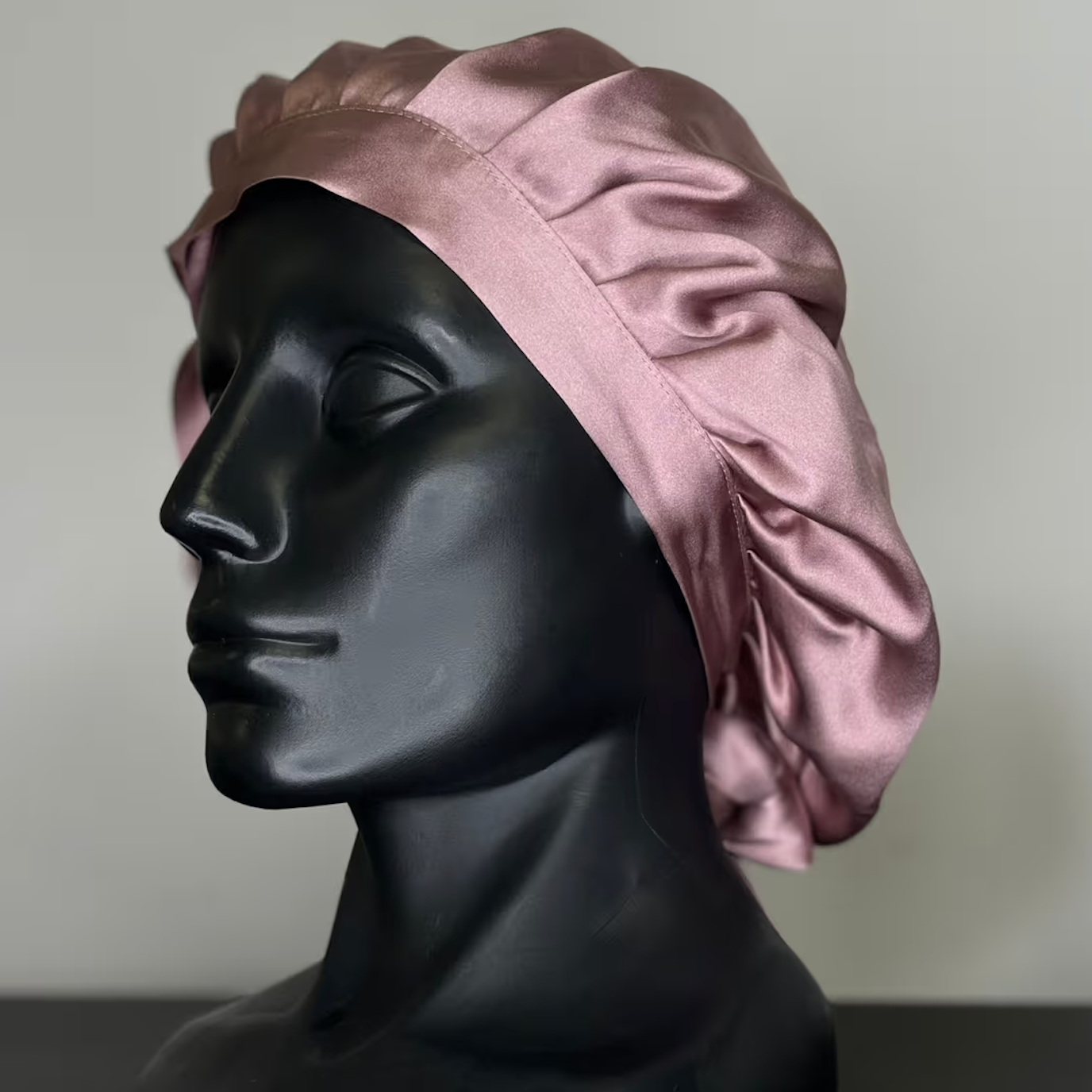 Reguliuojama šilkinė miego kepuraitė