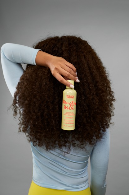 Umberto Giannini Strong Curls lengvai drėkinantis pienelis
