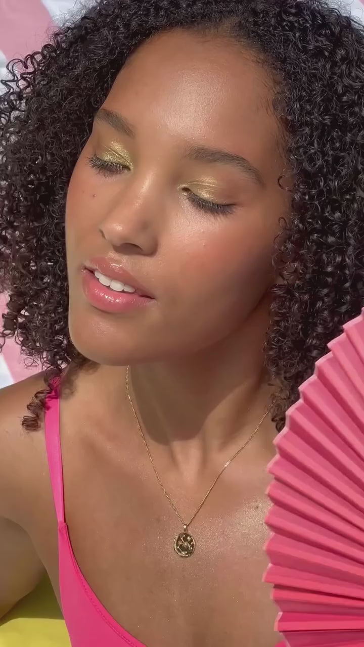 Įkelti vaizdo įrašą: Curl in summer