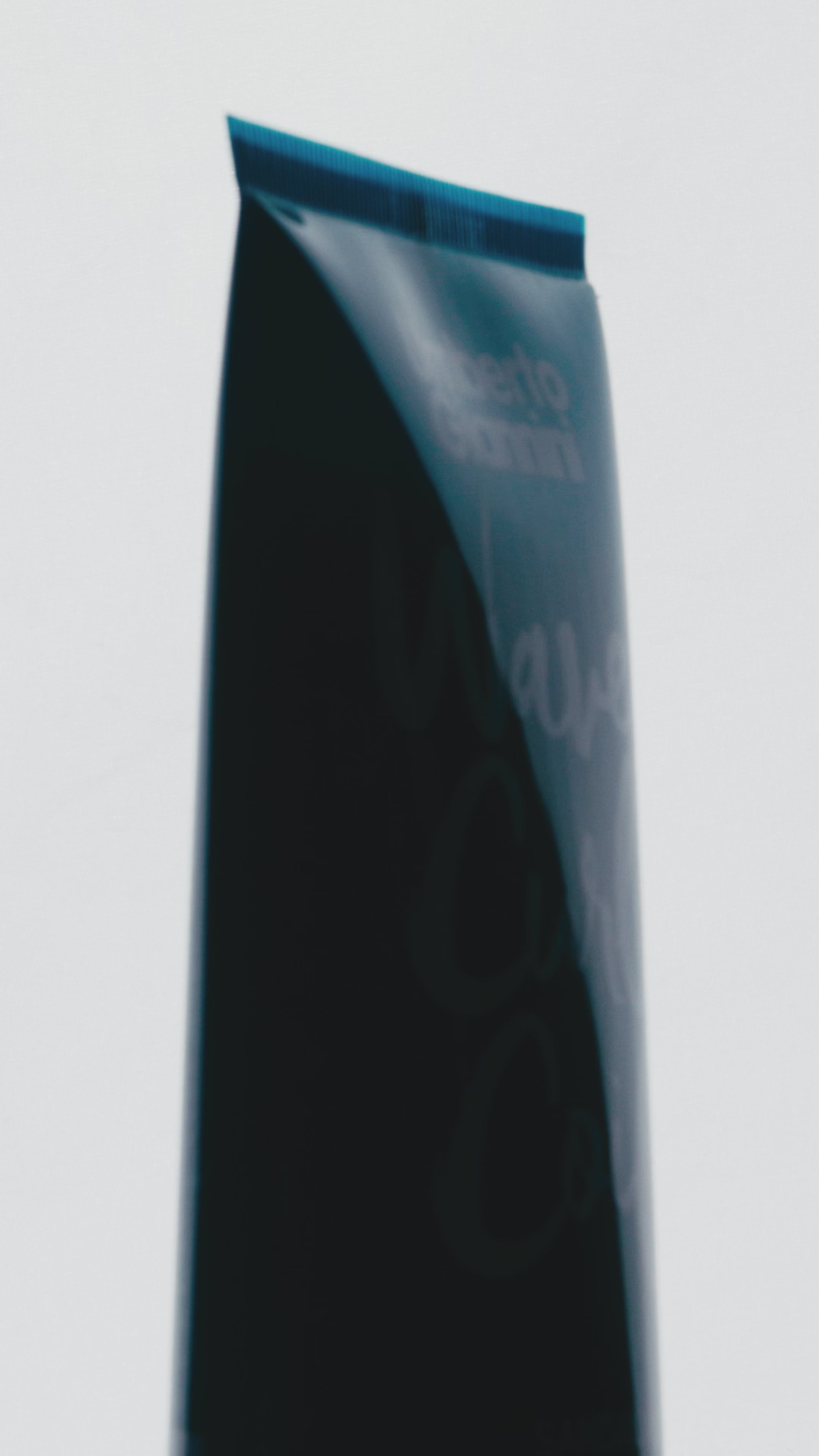 Umberto Giannini Sandalwood & Bergamot šampūnas (JAU GREITAI)